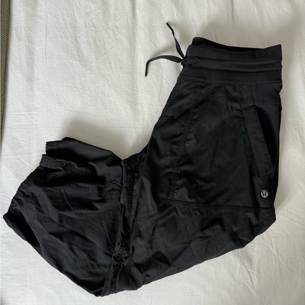 Lululemon capri pants size 6